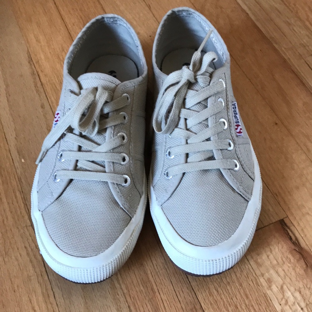 Light beige Superga’s